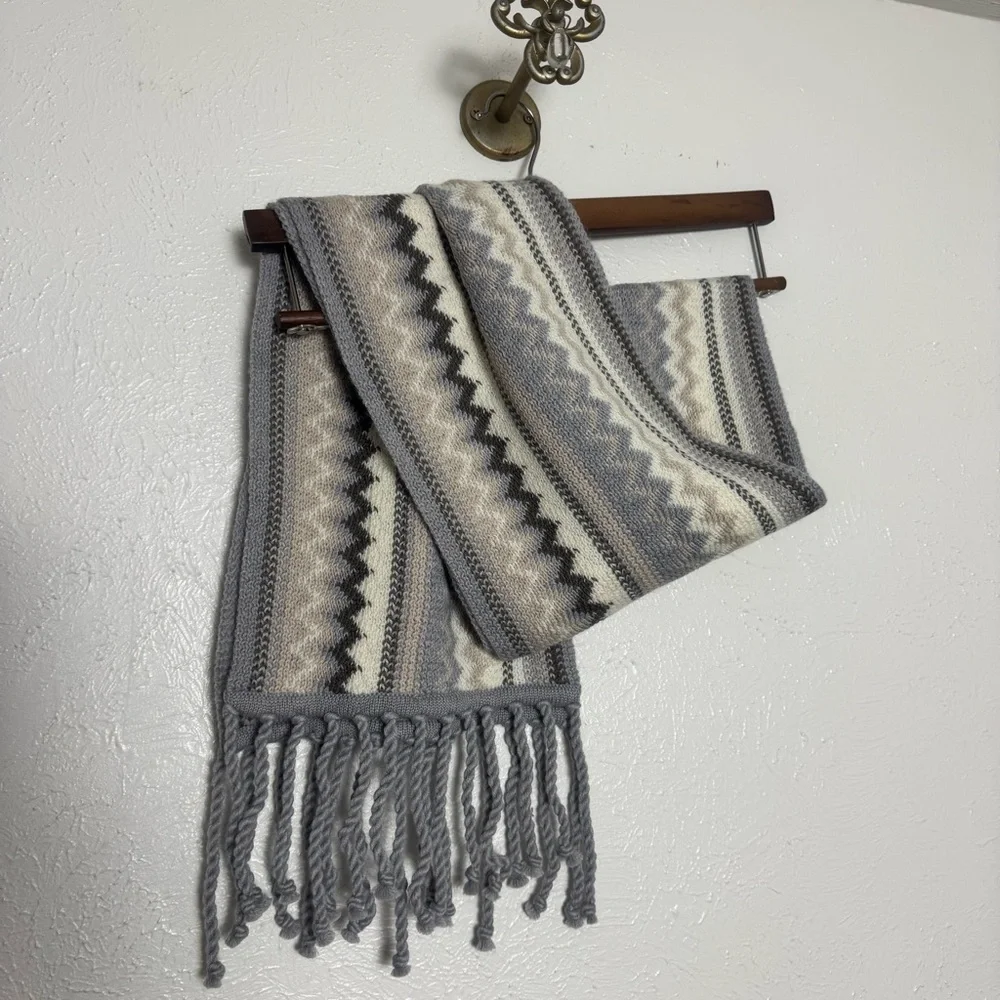 Smartwool Zigzag Chevron Scandinavian Patterned Scarf‎
